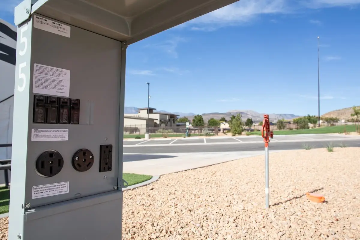 Gateway Luxury RV Resort 4